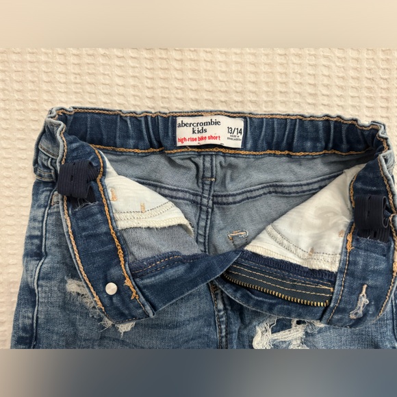 Abercrombie Kids High rise bike denim short - Picture 3 of 5
